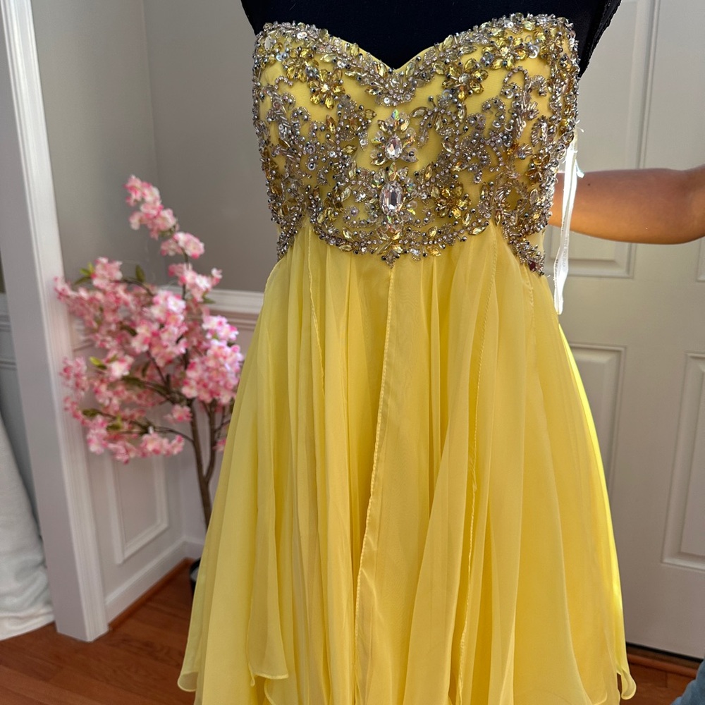 Sherri Hill Yellow Sequin Homecoming Dress
